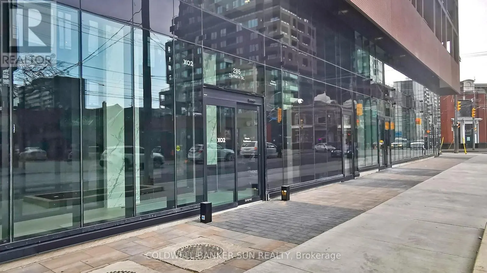 302 - 285 DUFFERIN STREET