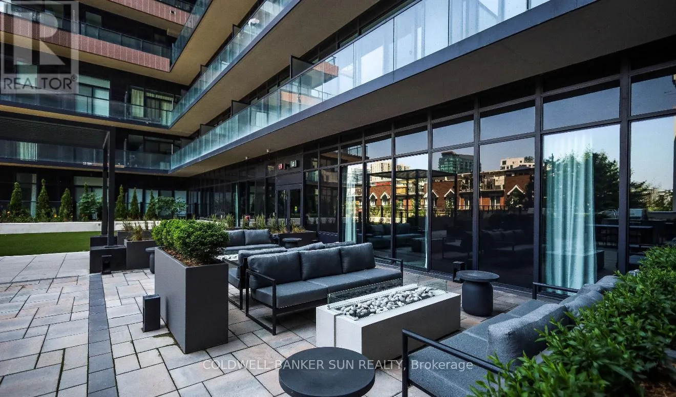302 - 285 DUFFERIN STREET