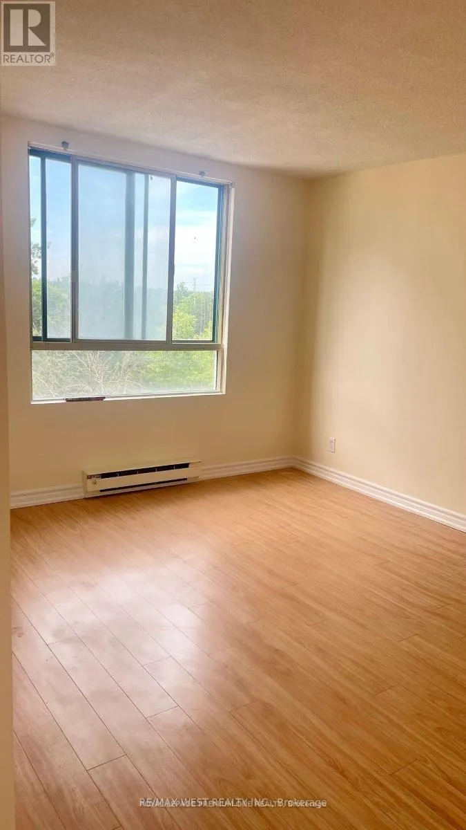 401 - 41 MARKBROOK LANE