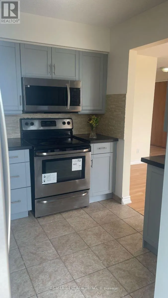 401 - 41 MARKBROOK LANE
