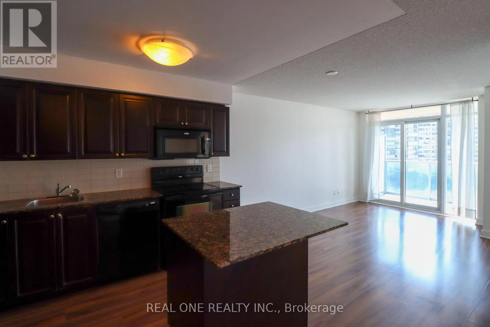 801 - 330 BURNHAMTHORPE ROAD W