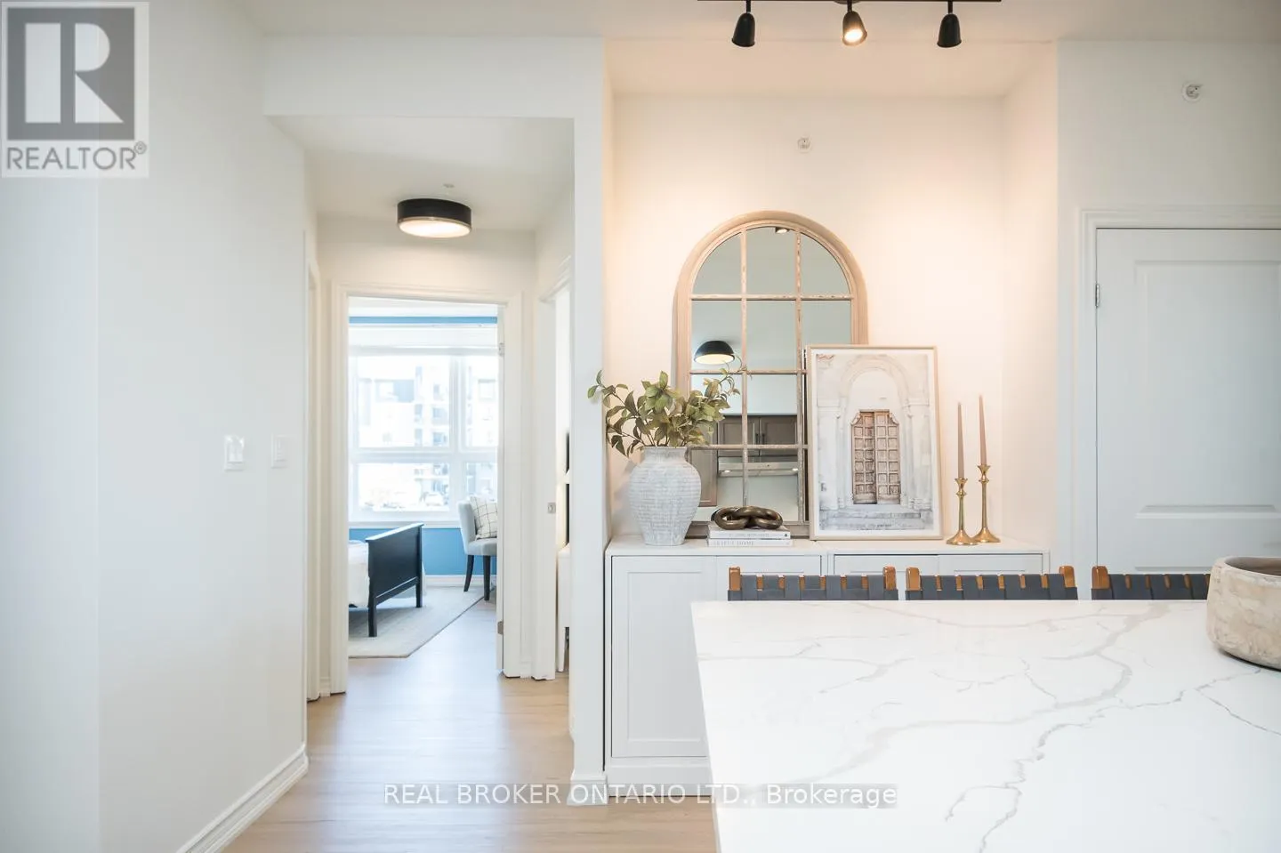 302 - 650 SAUVE STREET