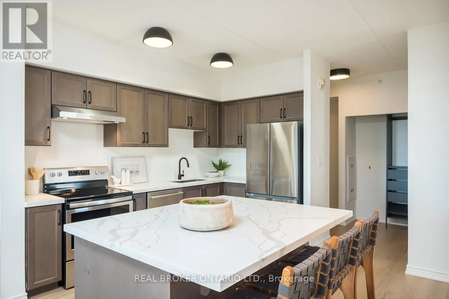 302 - 650 SAUVE STREET