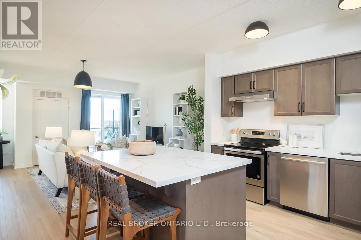 302 - 650 SAUVE STREET