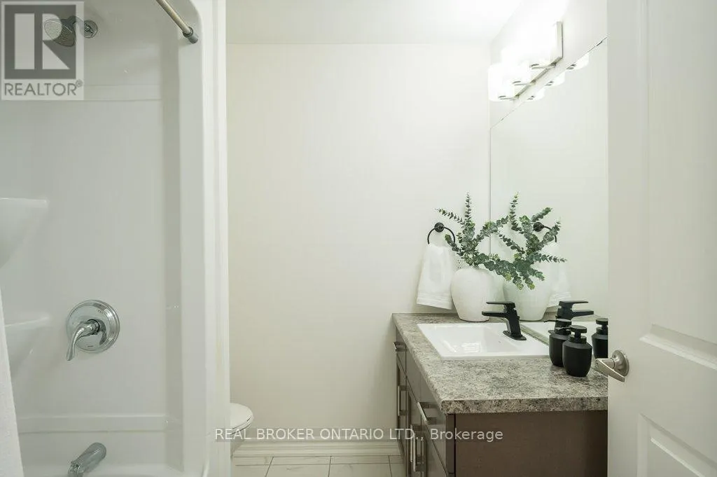 302 - 650 SAUVE STREET