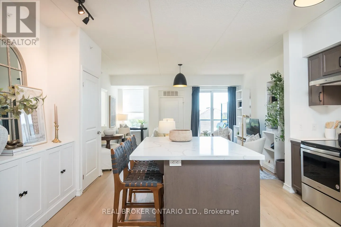 302 - 650 SAUVE STREET