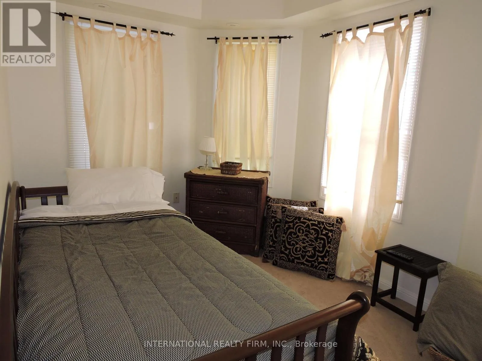 24 - 5035 OSCAR PETERSON BOULEVARD