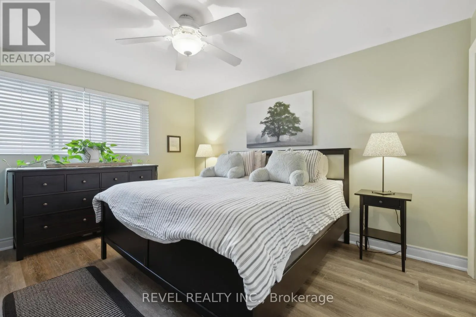 93 WILLOWRIDGE ROAD