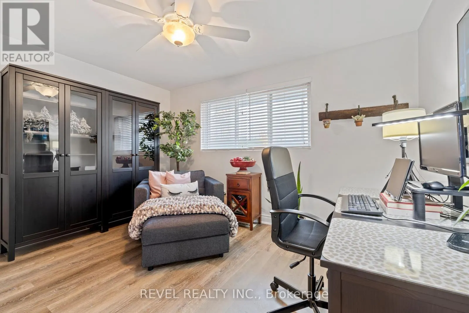 93 WILLOWRIDGE ROAD