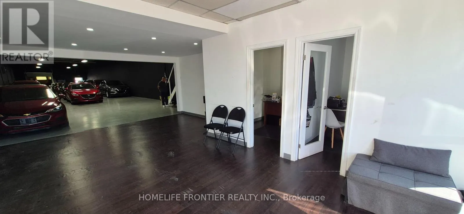 UNIT 15 - 1101 FINCH AVENUE W