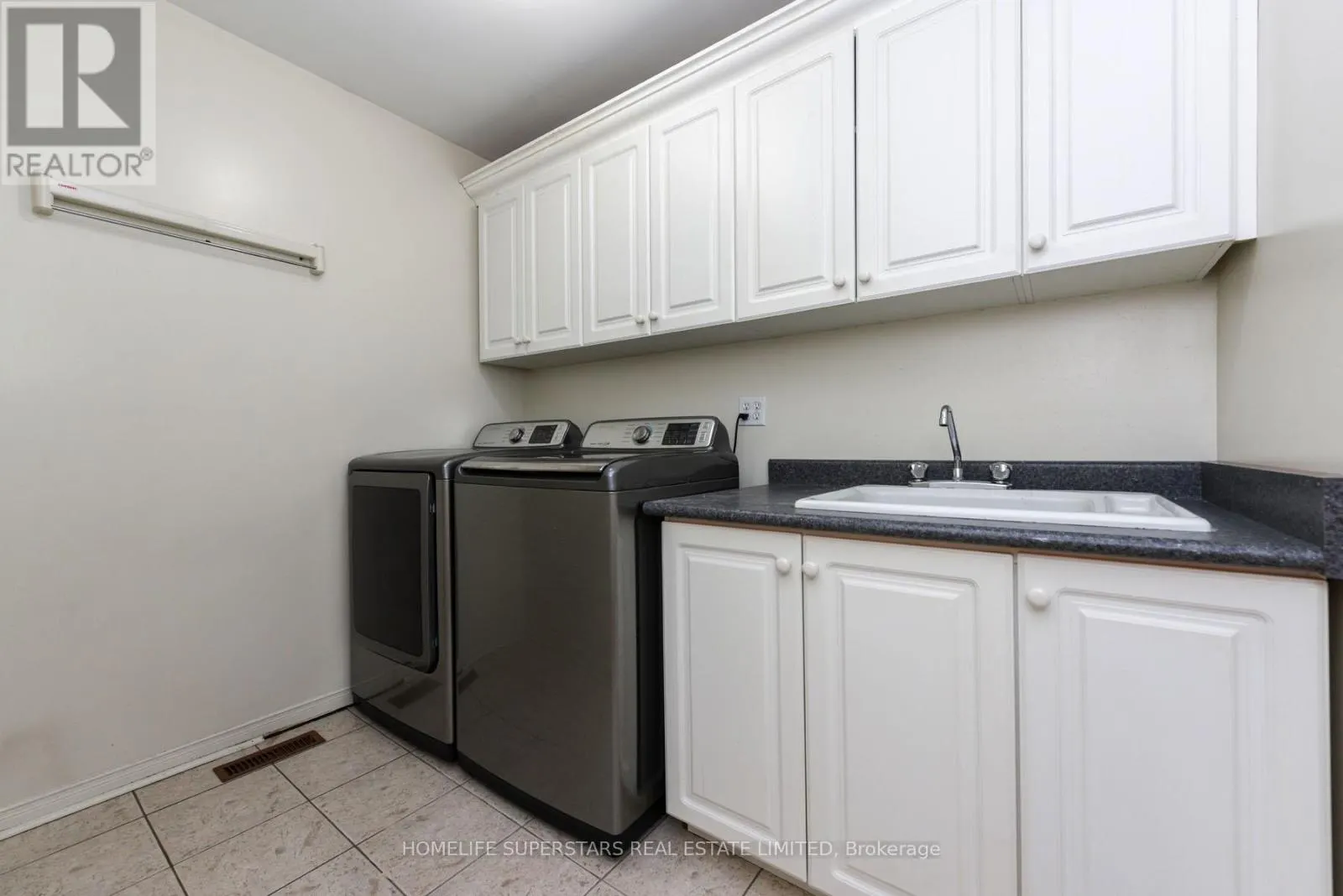 3856 BRINWOOD GATE