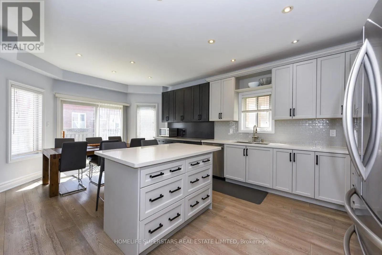 3856 BRINWOOD GATE