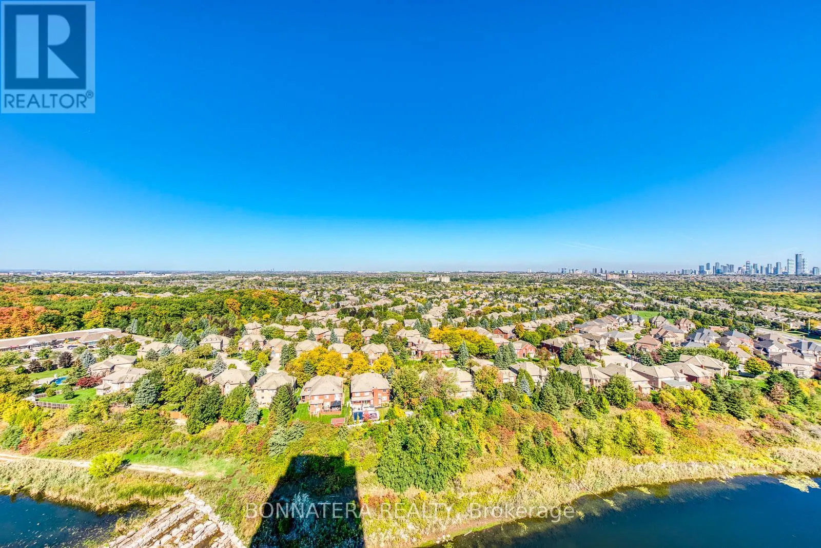 1810 - 2395 EGLINTON AVENUE W