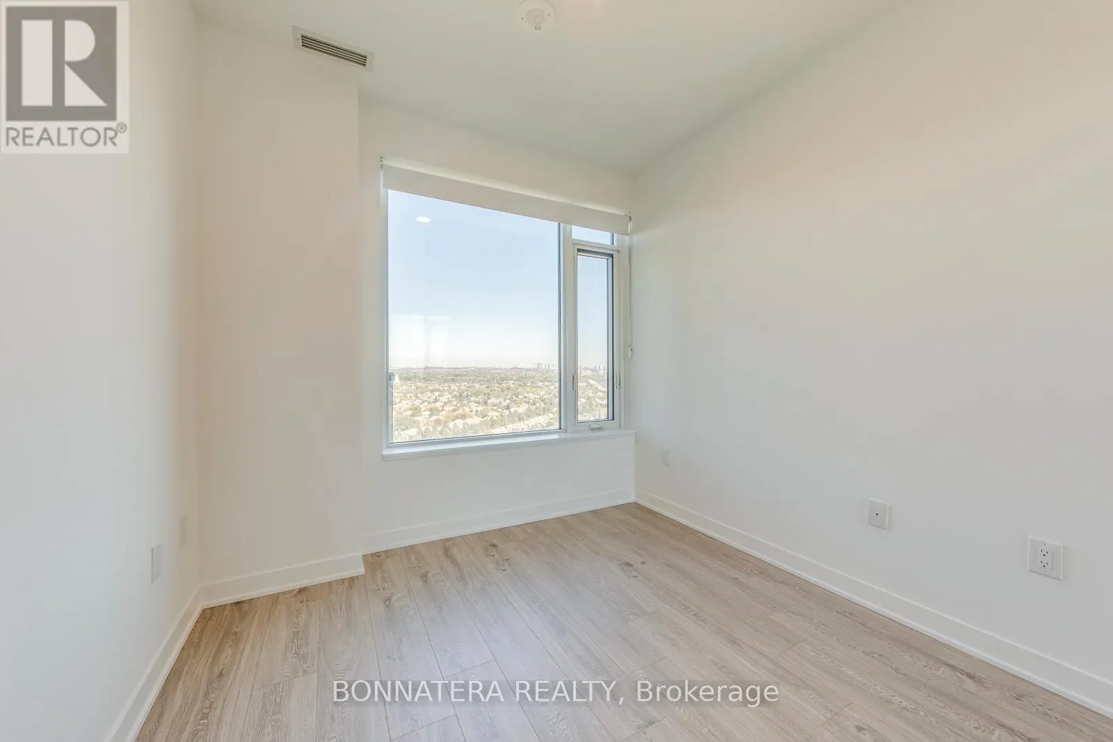1810 - 2395 EGLINTON AVENUE W