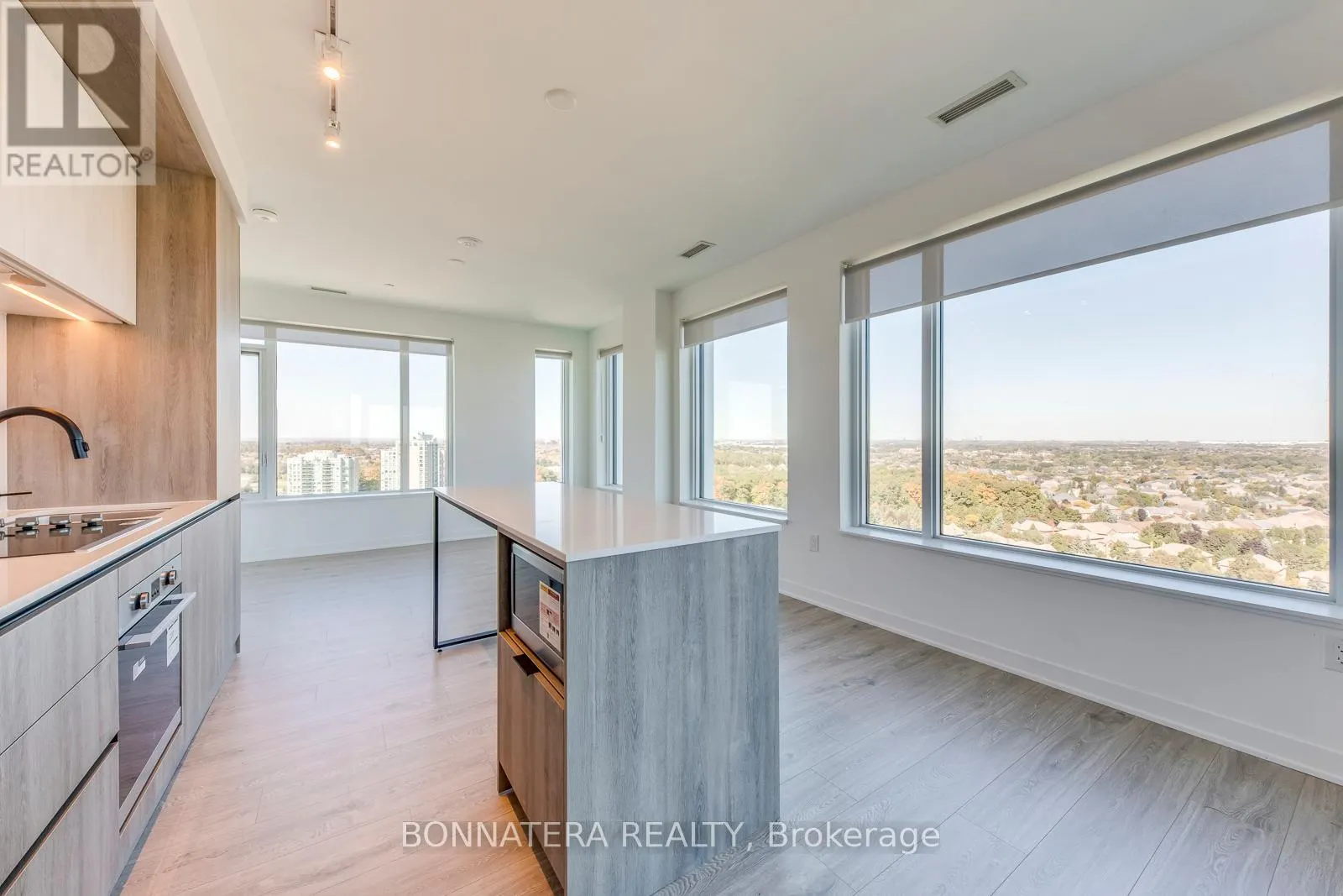 1810 - 2395 EGLINTON AVENUE W