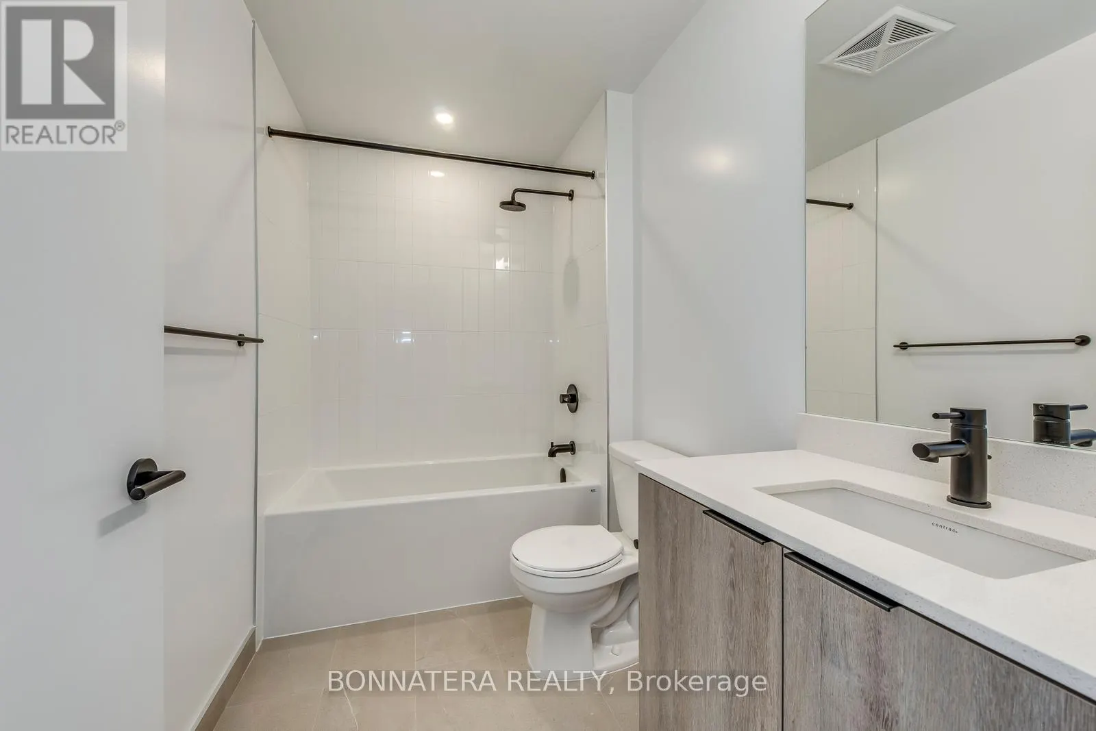 1810 - 2395 EGLINTON AVENUE W