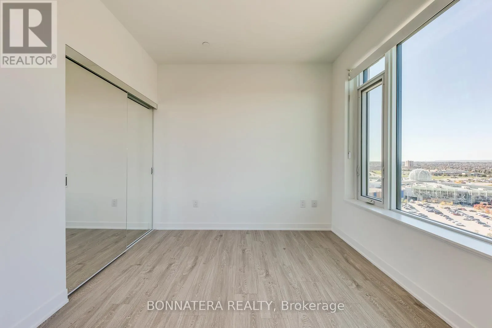 1810 - 2395 EGLINTON AVENUE W