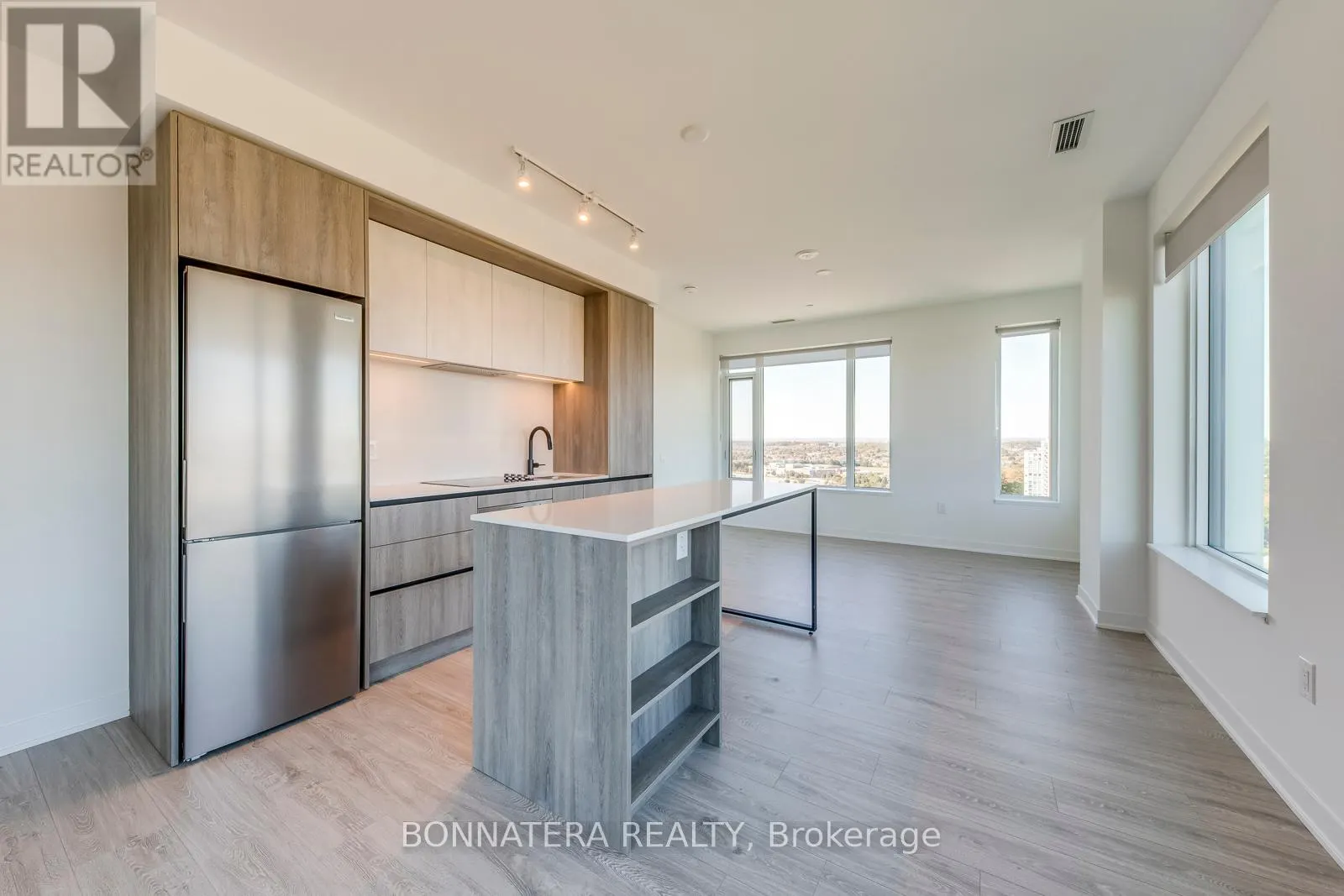 1810 - 2395 EGLINTON AVENUE W