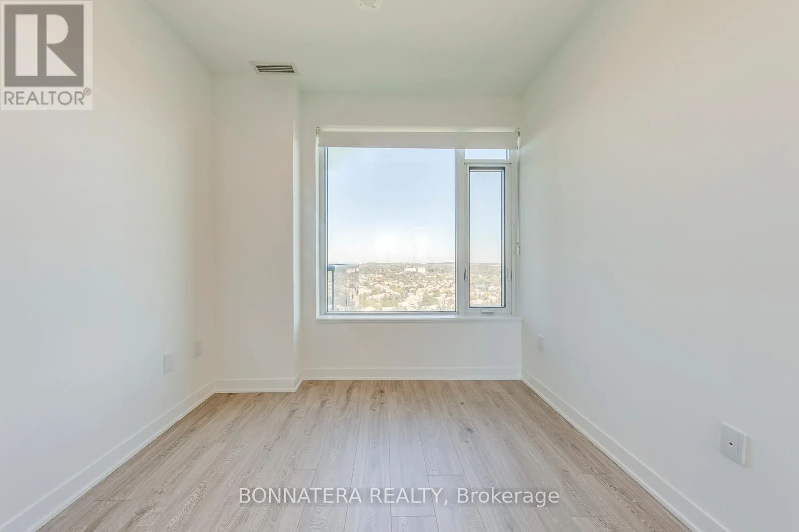 1810 - 2395 EGLINTON AVENUE W