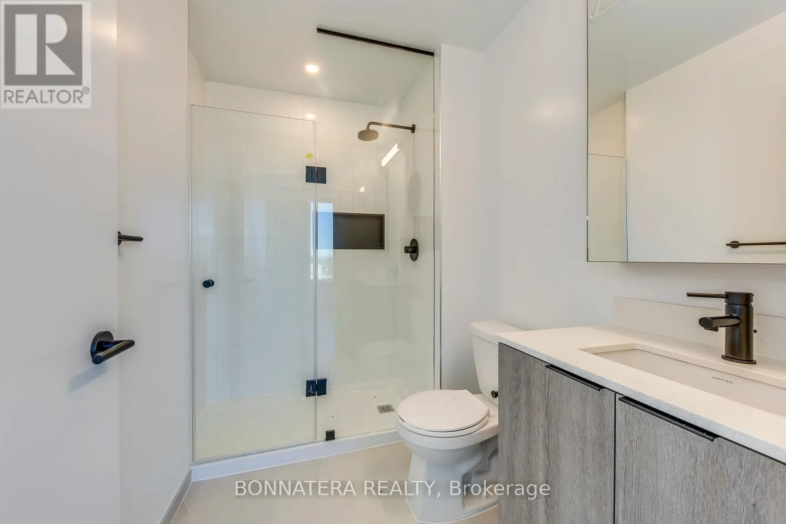 1810 - 2395 EGLINTON AVENUE W