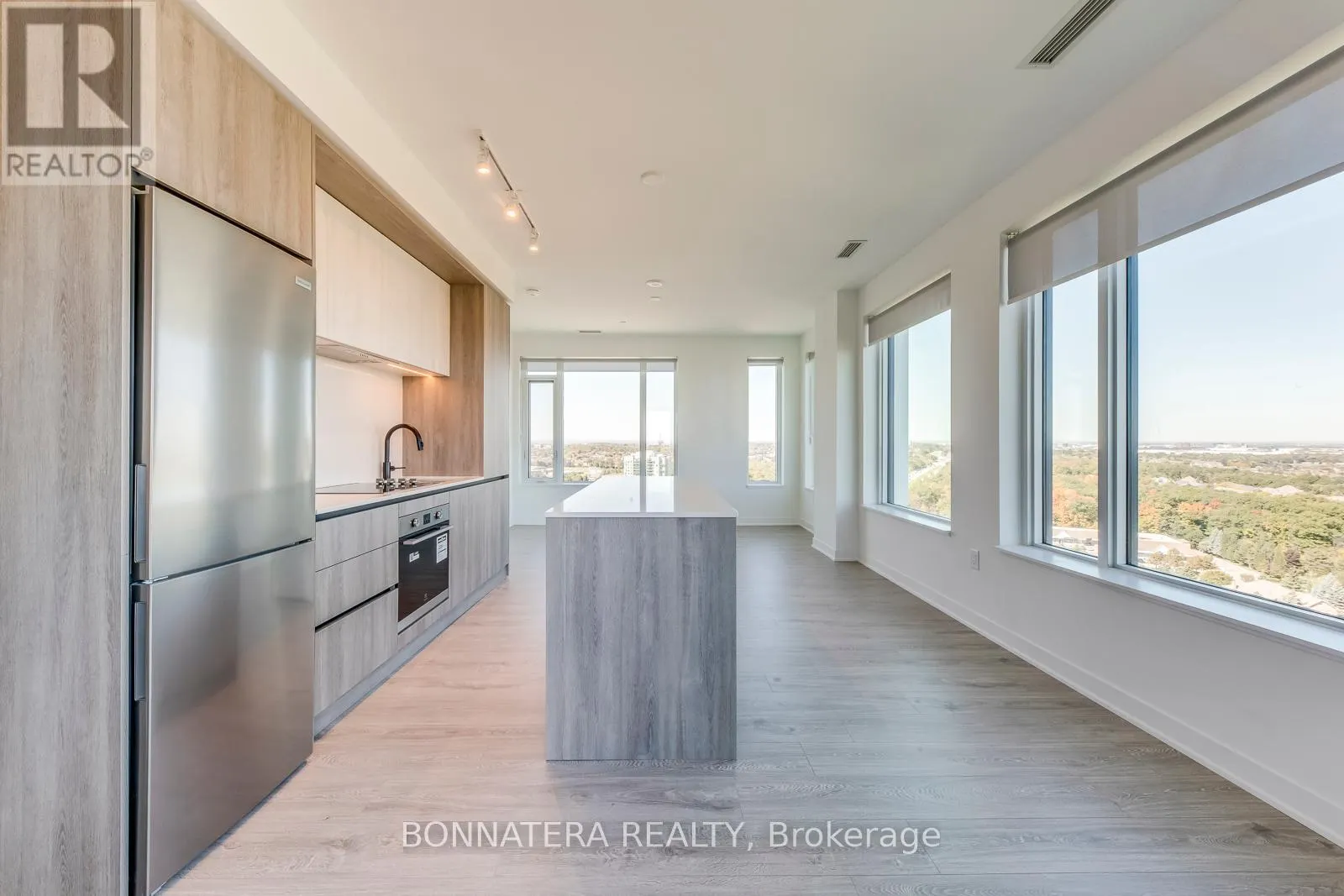 1810 - 2395 EGLINTON AVENUE W
