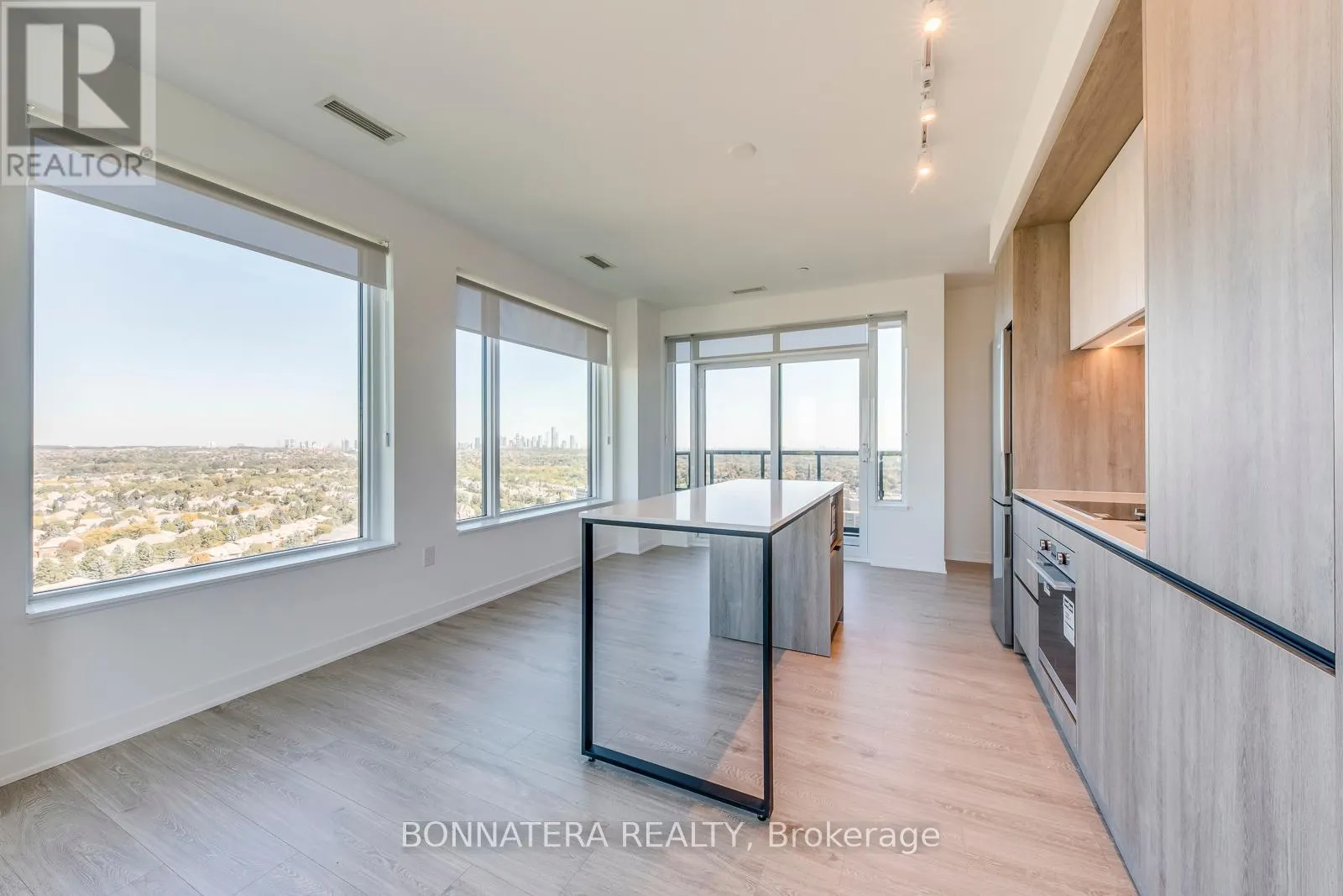 1810 - 2395 EGLINTON AVENUE W