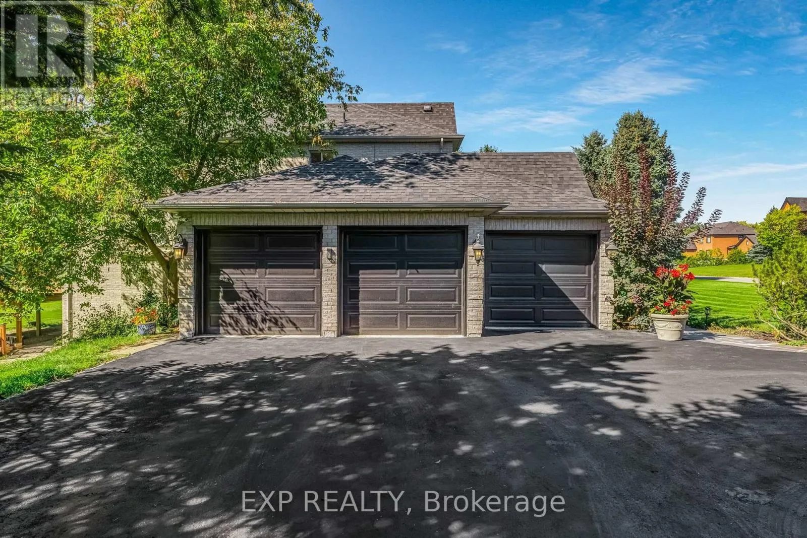 6 GOLFWAY COURT