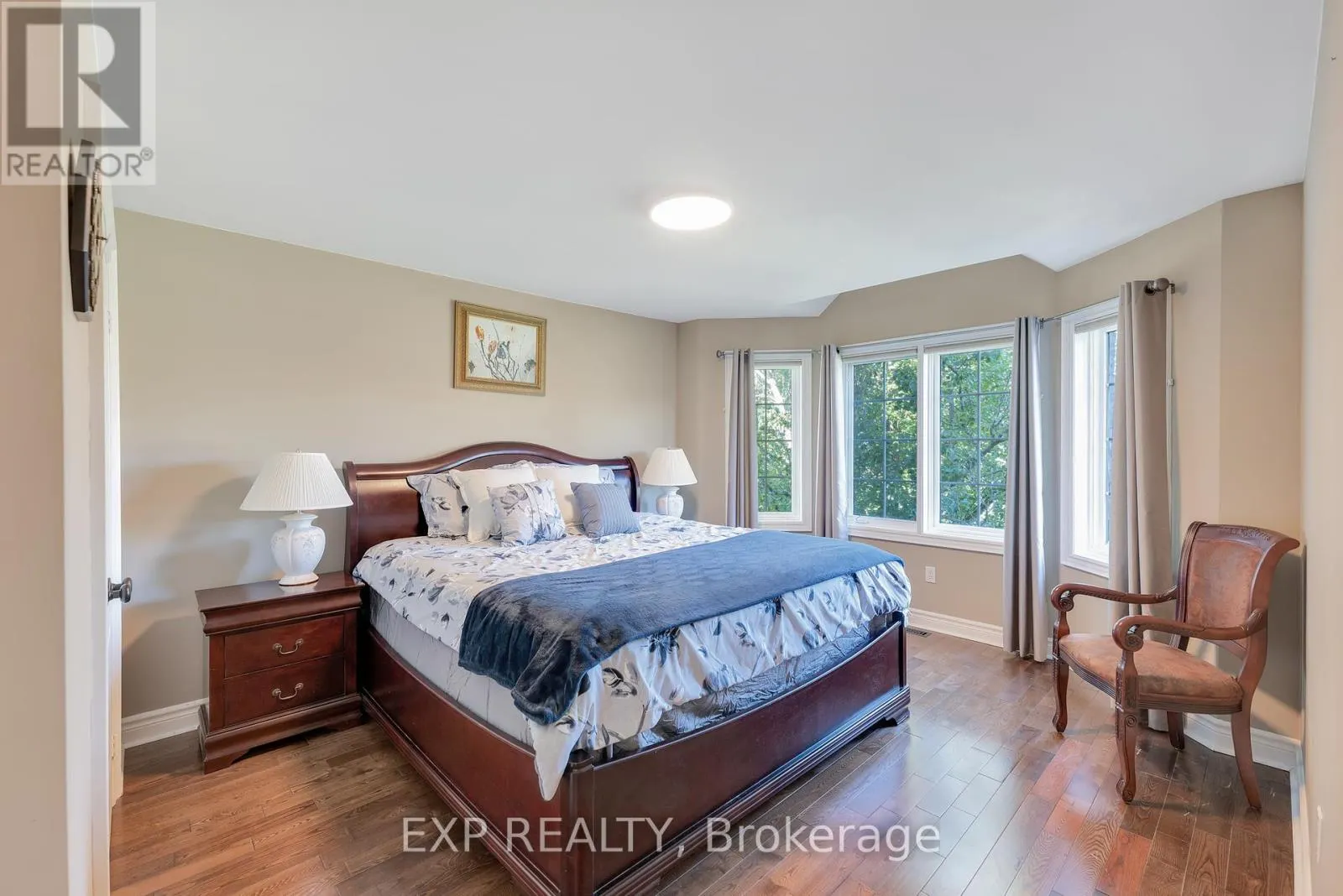 6 GOLFWAY COURT
