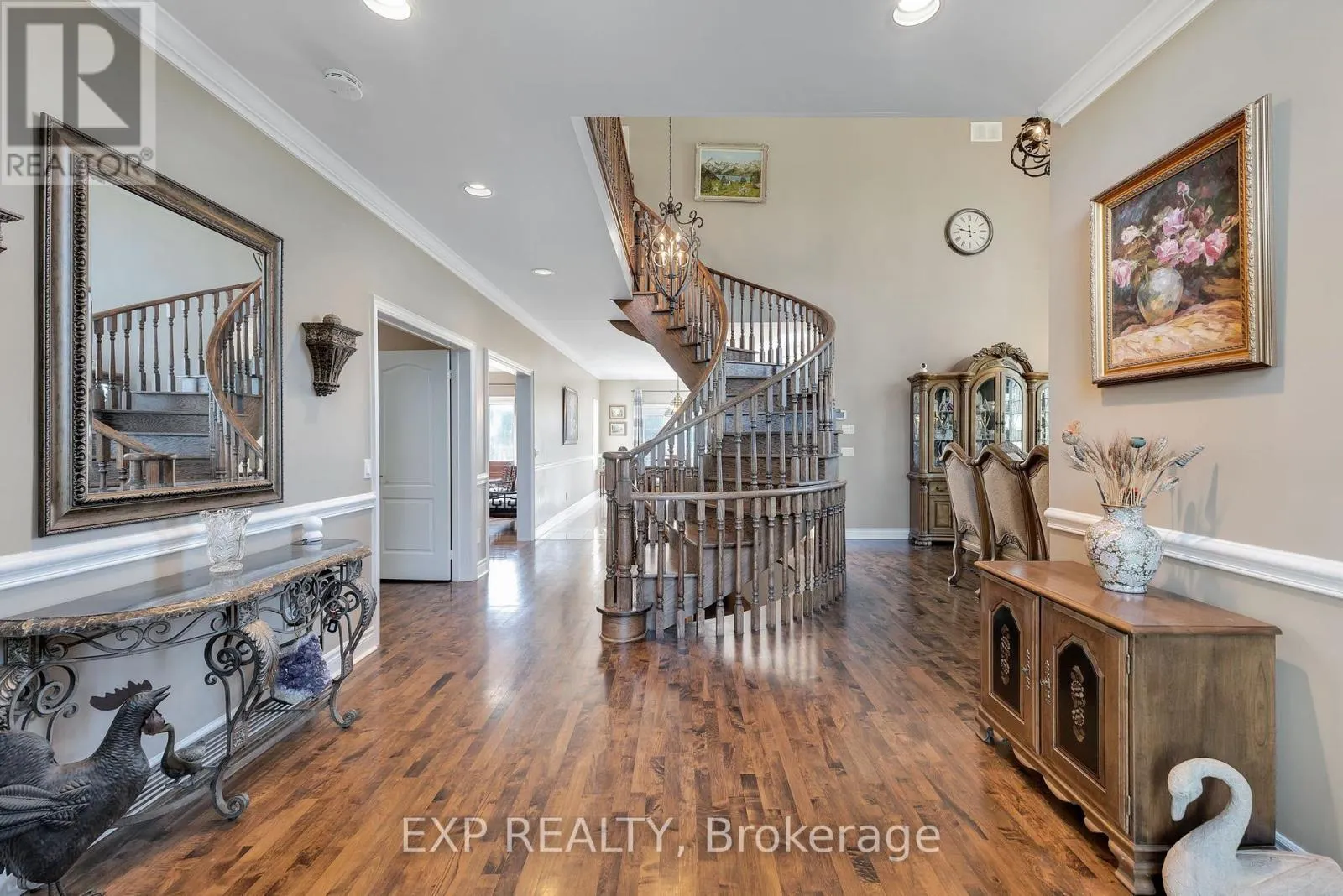 6 GOLFWAY COURT