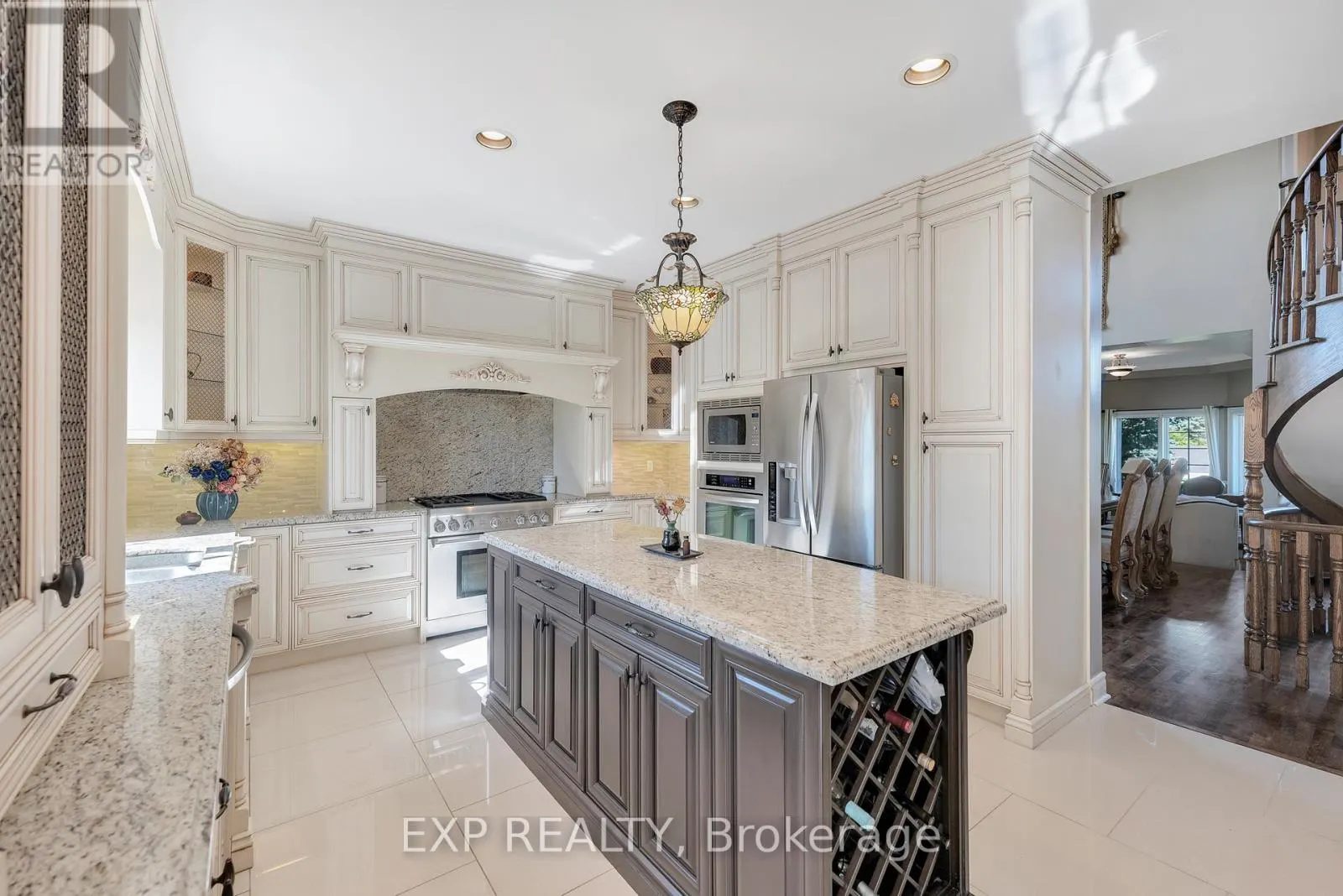 6 GOLFWAY COURT