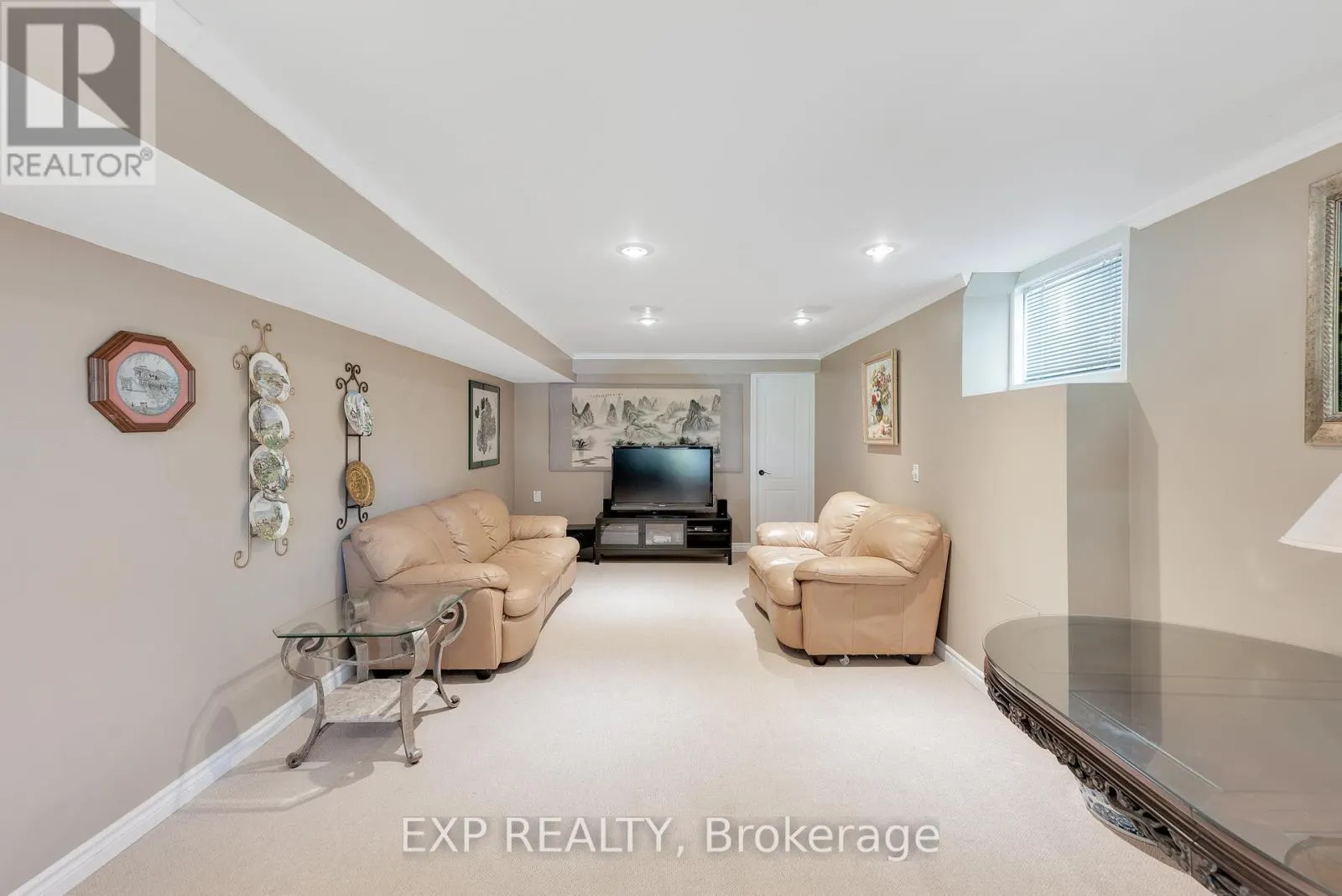 6 GOLFWAY COURT