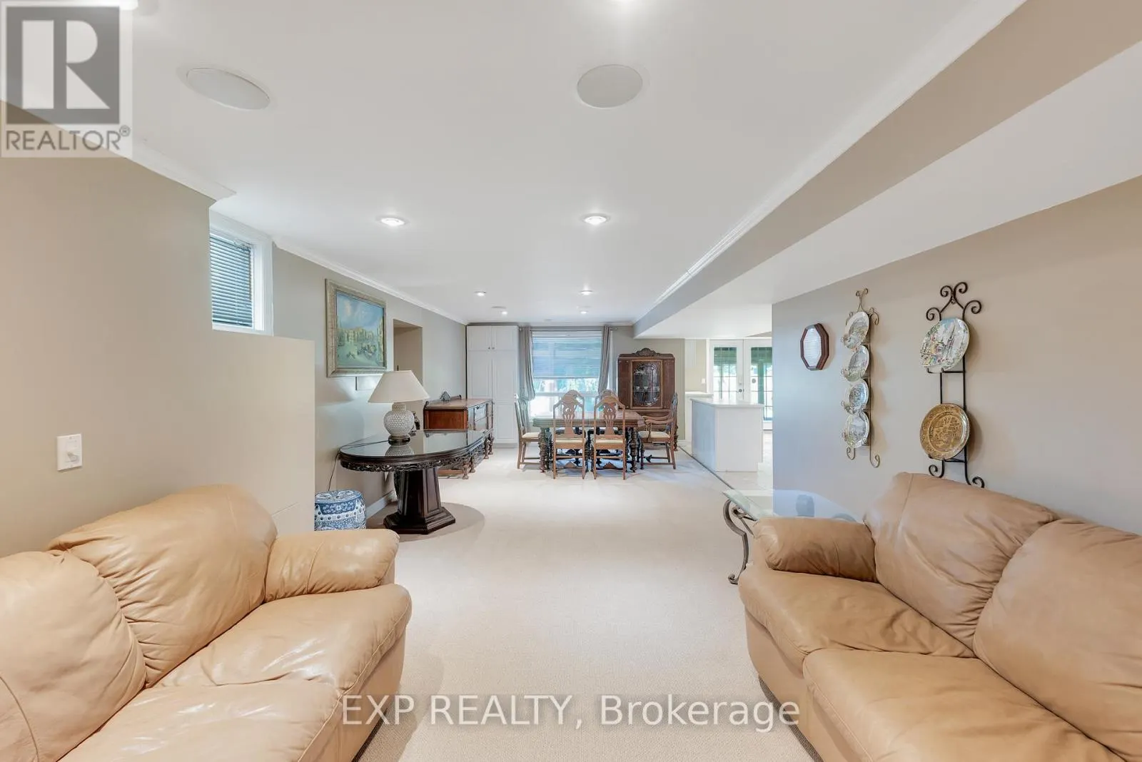 6 GOLFWAY COURT