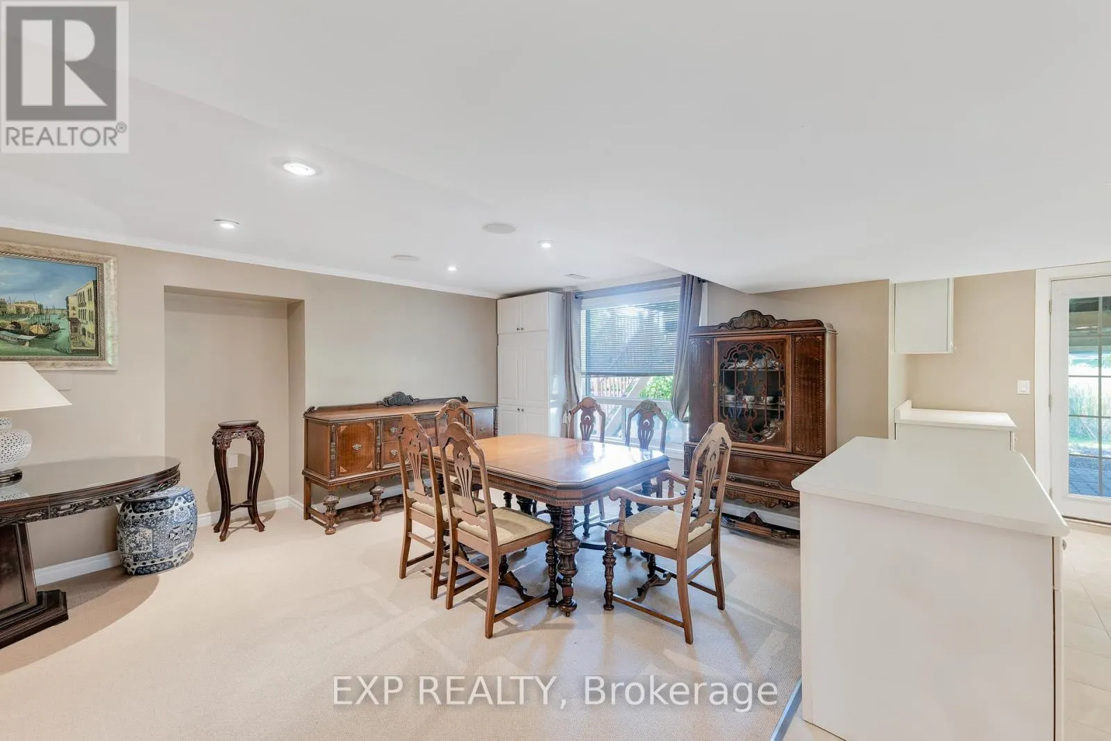 6 GOLFWAY COURT