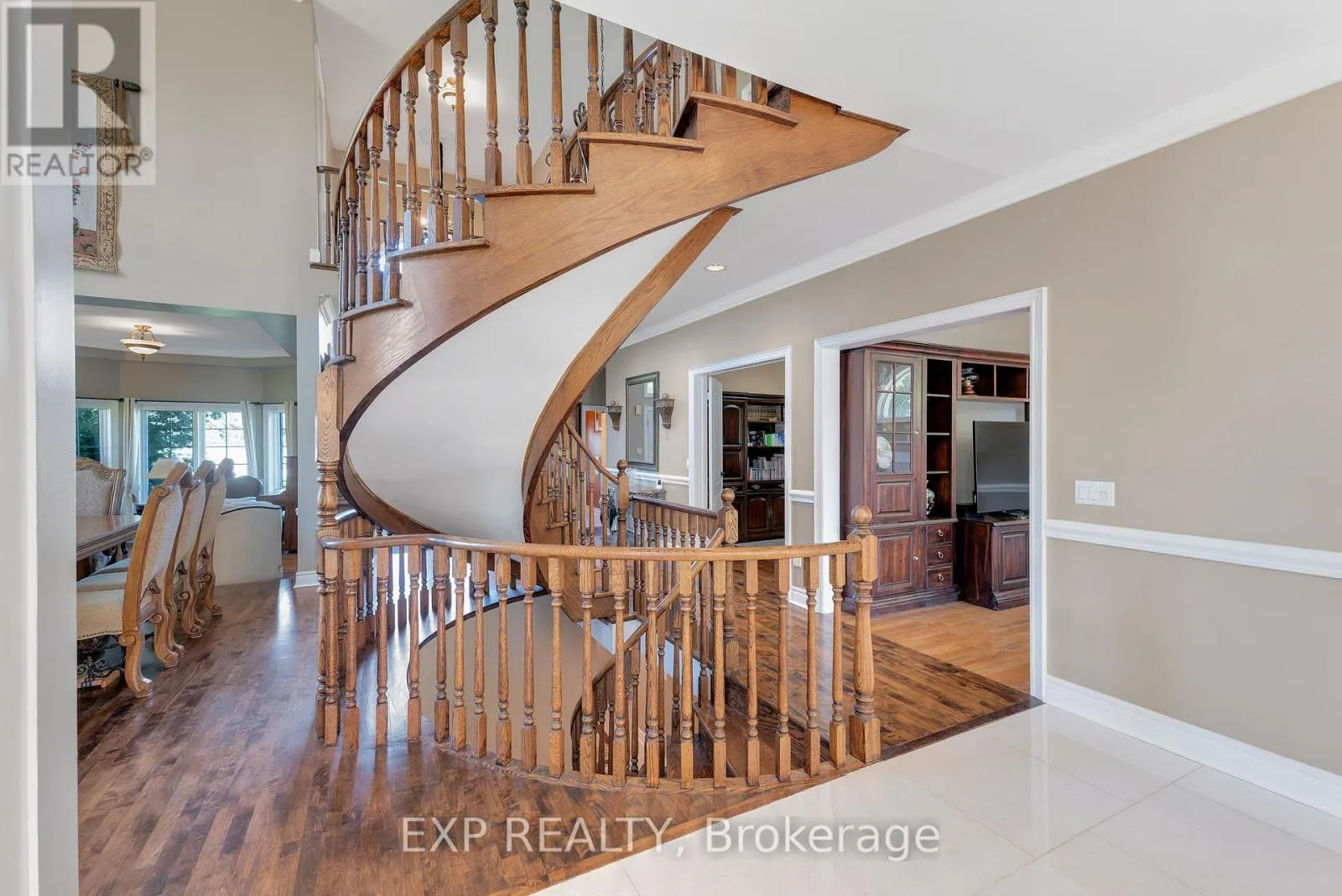6 GOLFWAY COURT