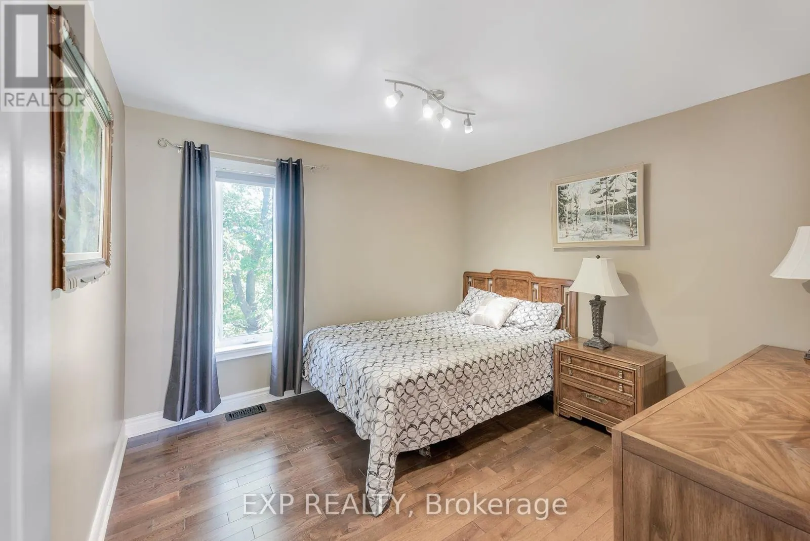 6 GOLFWAY COURT