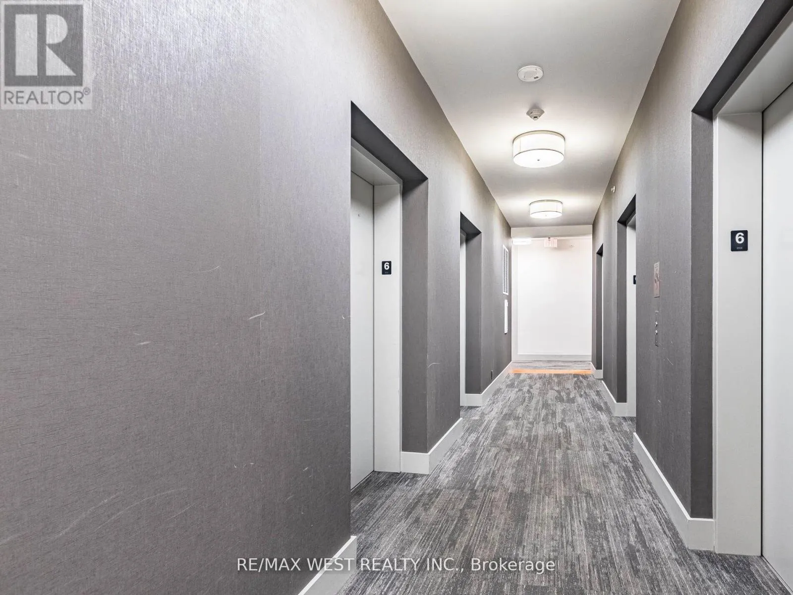 602 - 10 PARK LAWN ROAD