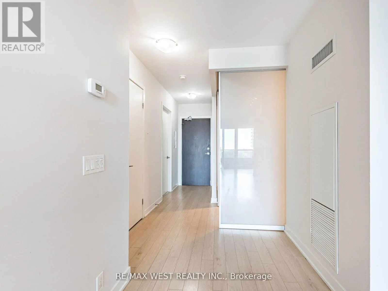 602 - 10 PARK LAWN ROAD