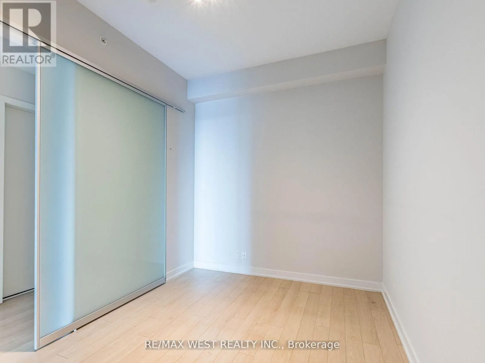 602 - 10 PARK LAWN ROAD