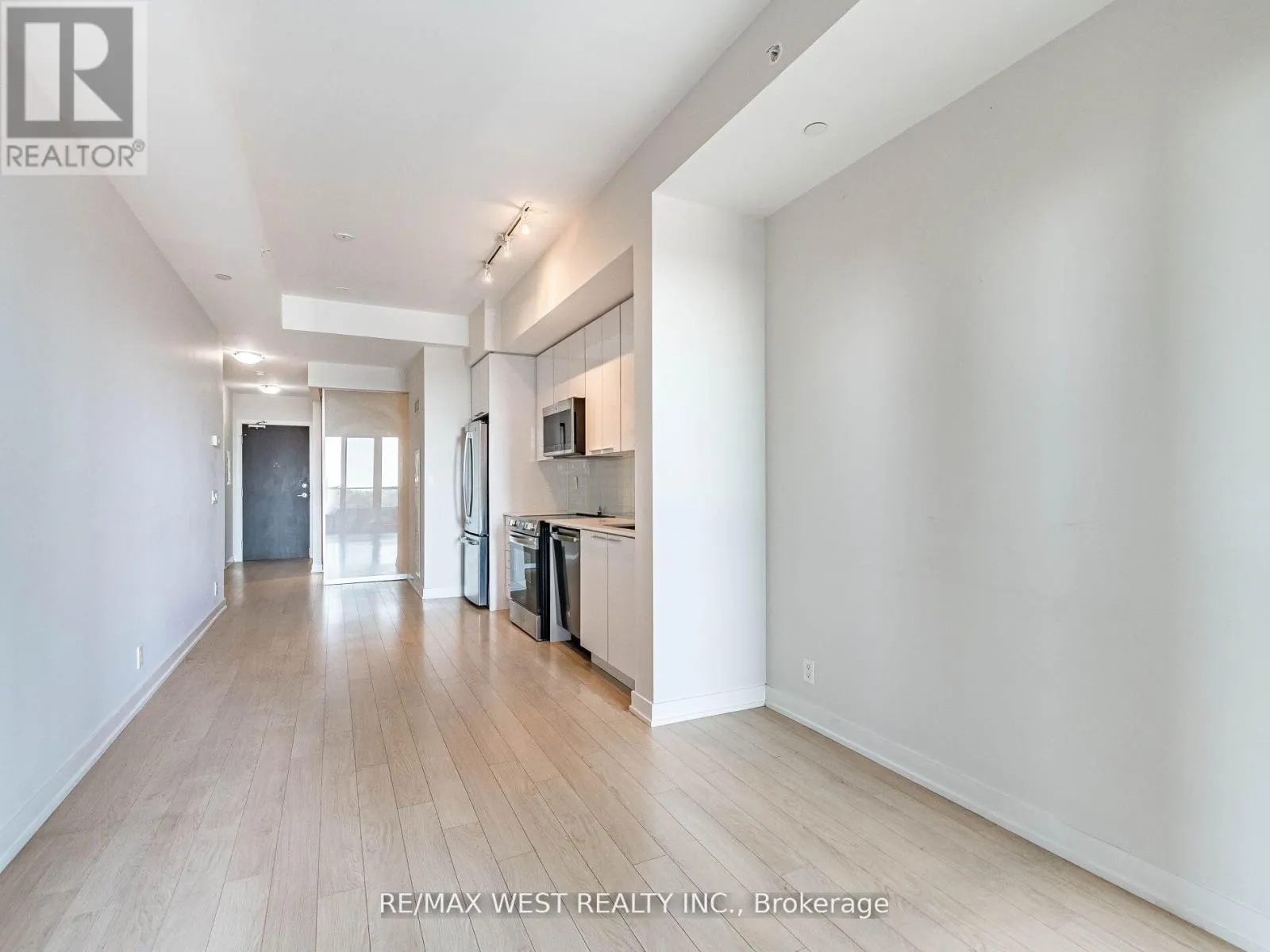 602 - 10 PARK LAWN ROAD