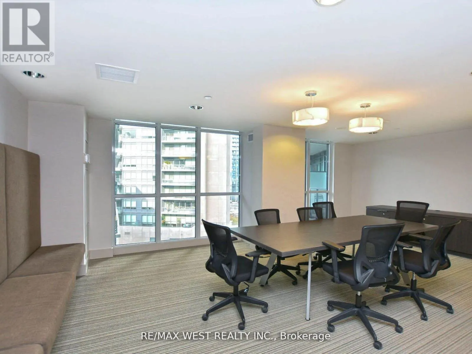 602 - 10 PARK LAWN ROAD