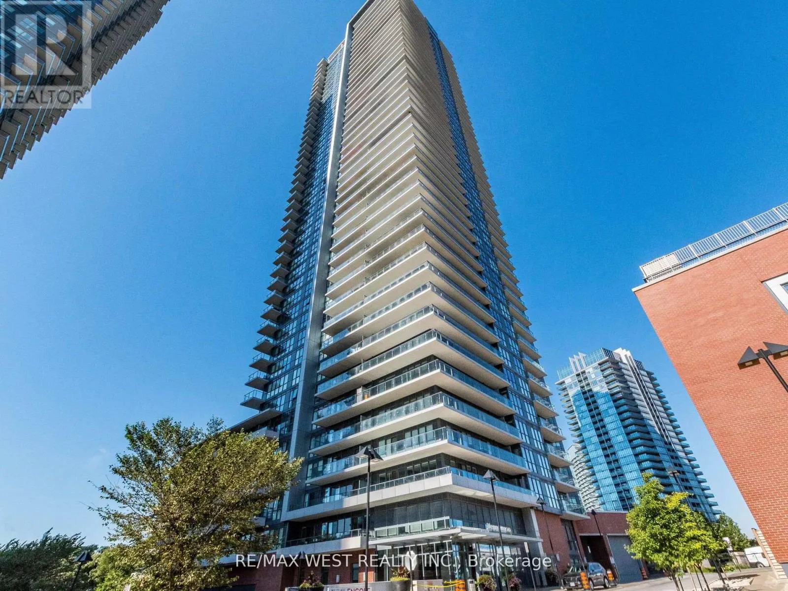 602 - 10 PARK LAWN ROAD