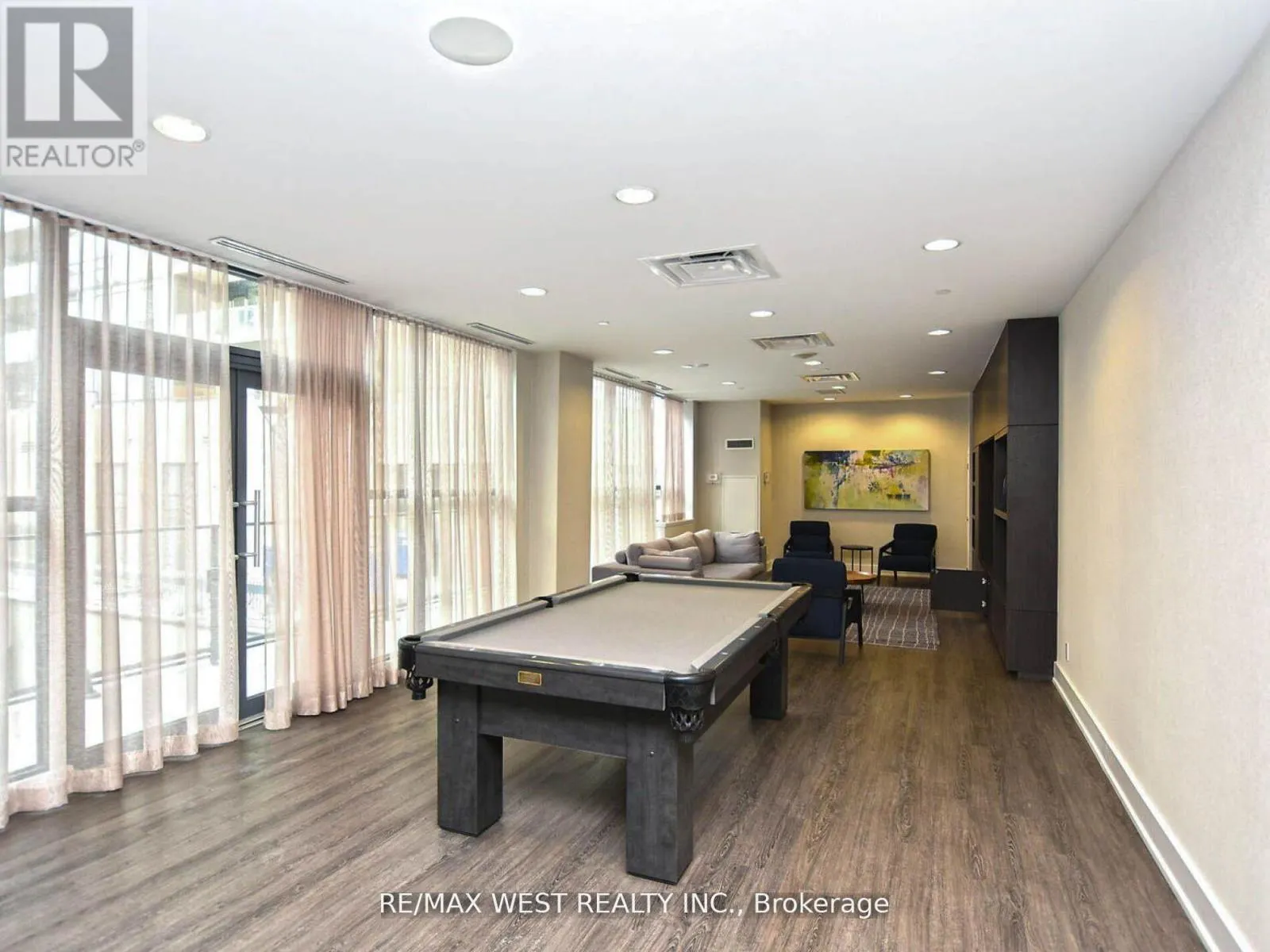 602 - 10 PARK LAWN ROAD