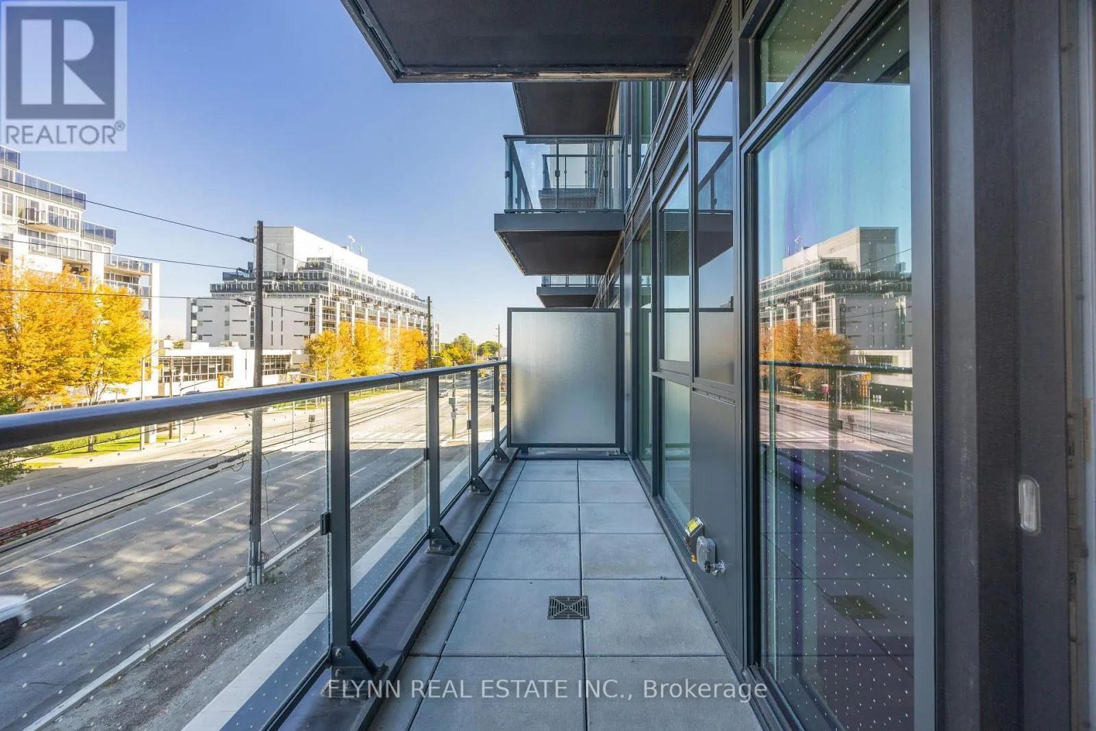 220 - 1037 THE QUEENSWAY STREET
