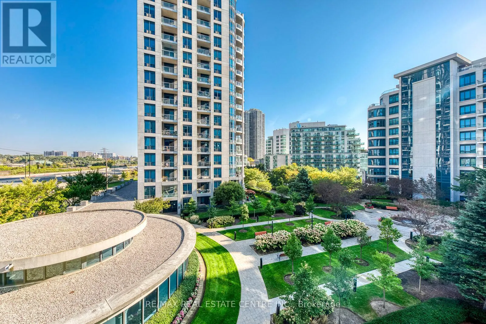 401 - 2087 LAKE SHORE BOULEVARD W