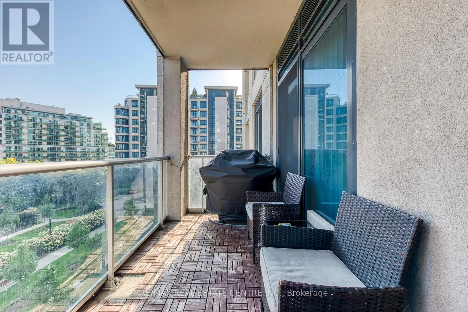 401 - 2087 LAKE SHORE BOULEVARD W