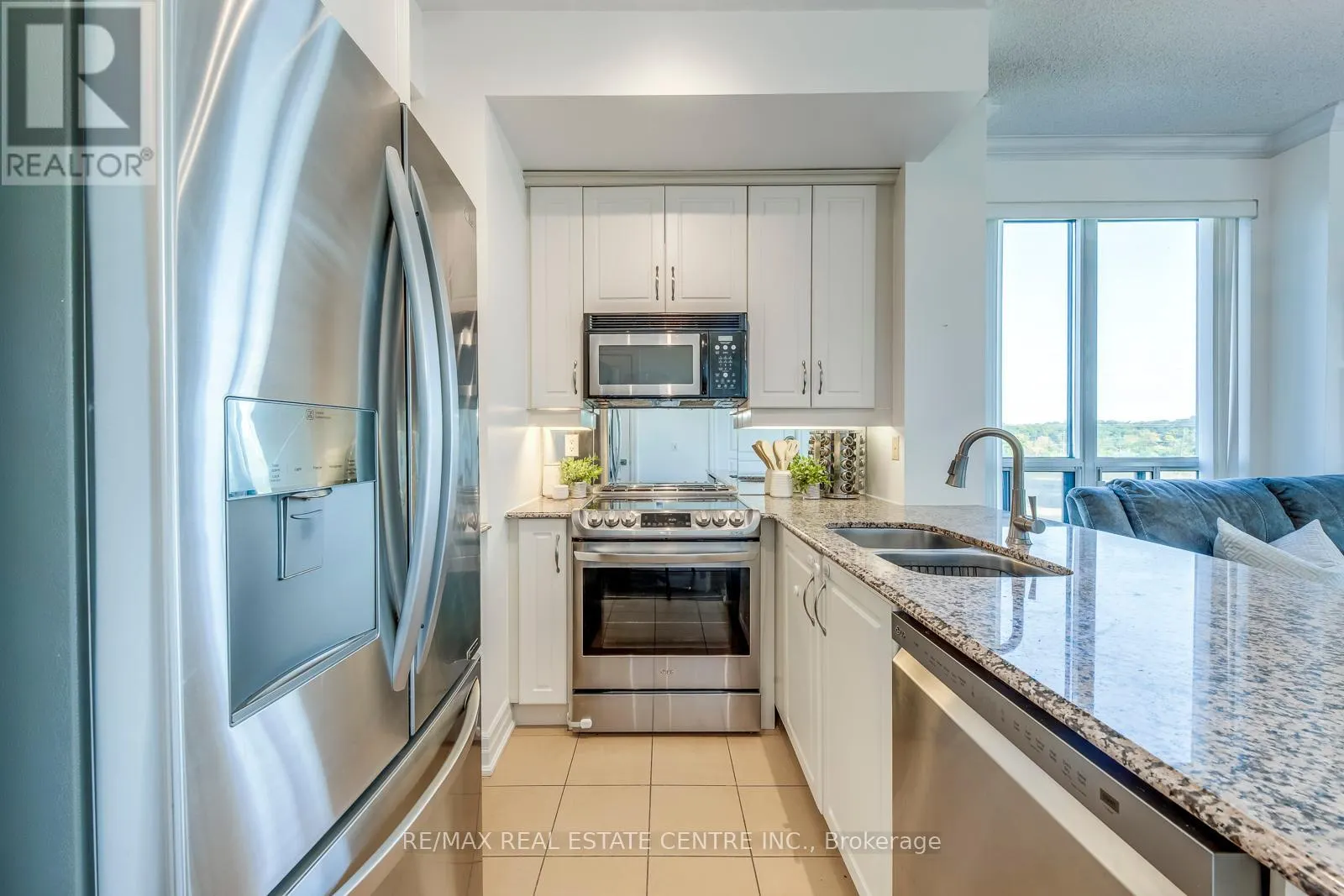 401 - 2087 LAKE SHORE BOULEVARD W