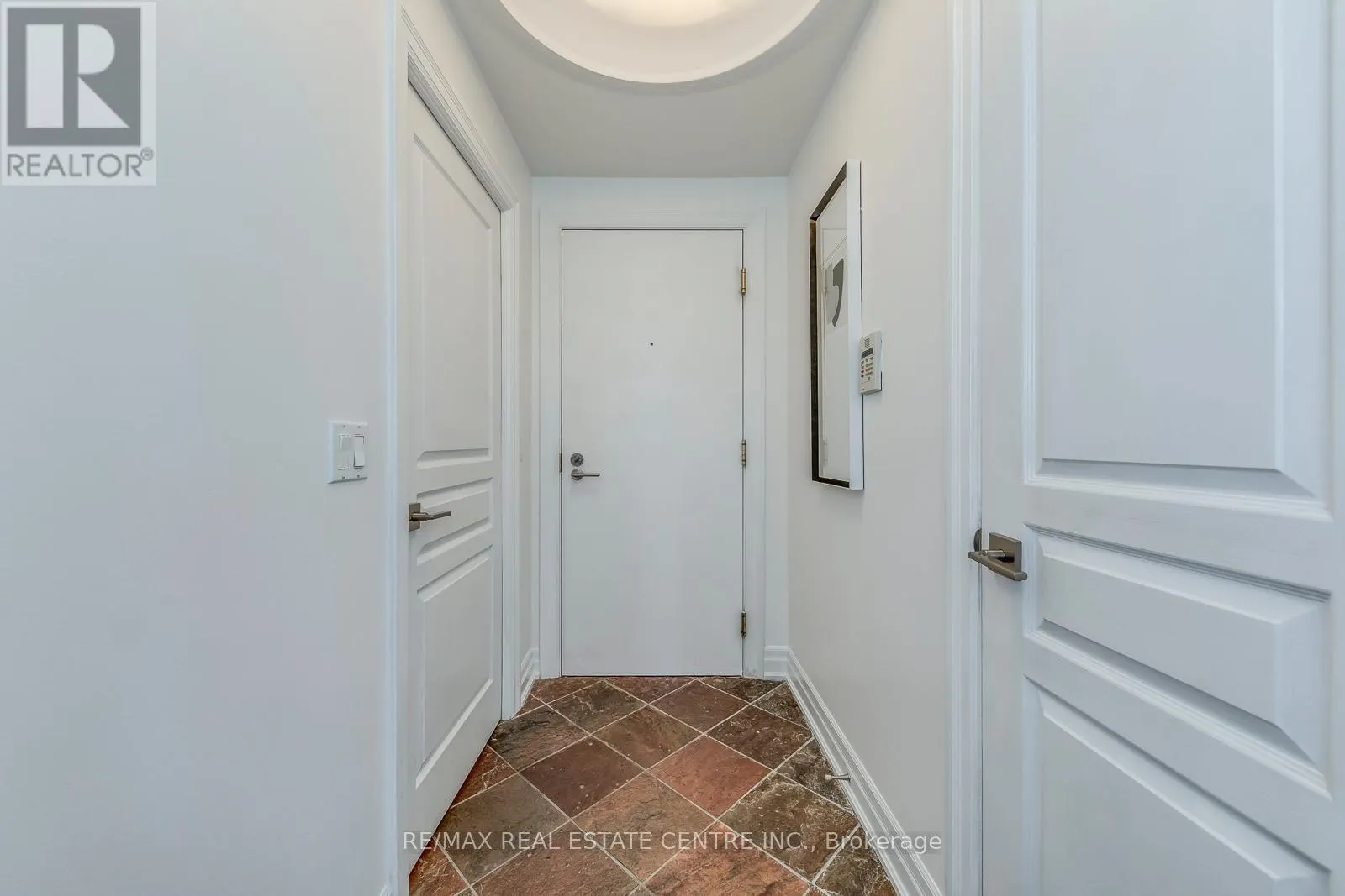 401 - 2087 LAKE SHORE BOULEVARD W