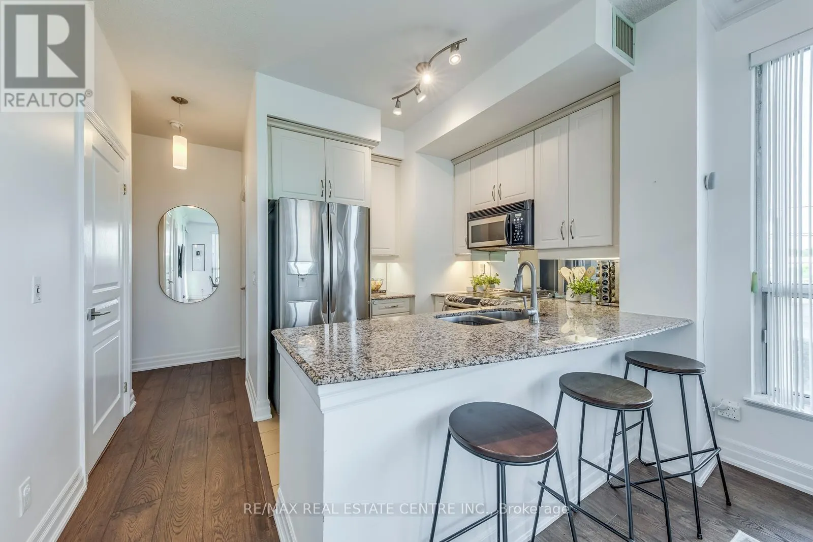 401 - 2087 LAKE SHORE BOULEVARD W