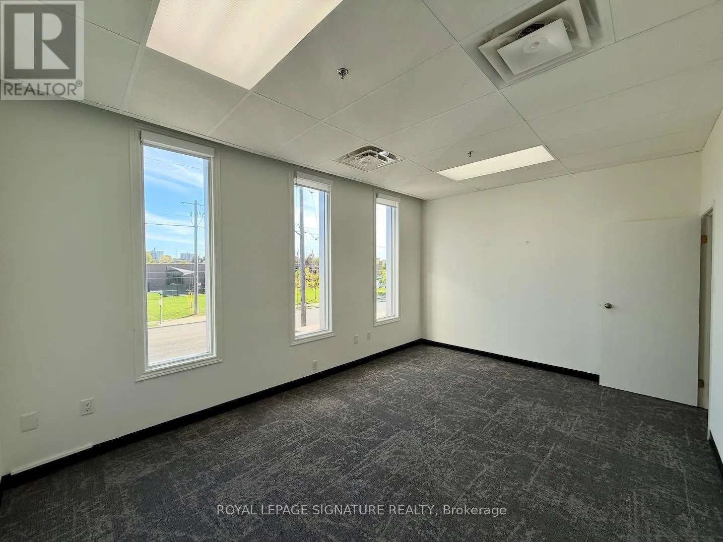 35 - 120 NORFINCH DRIVE