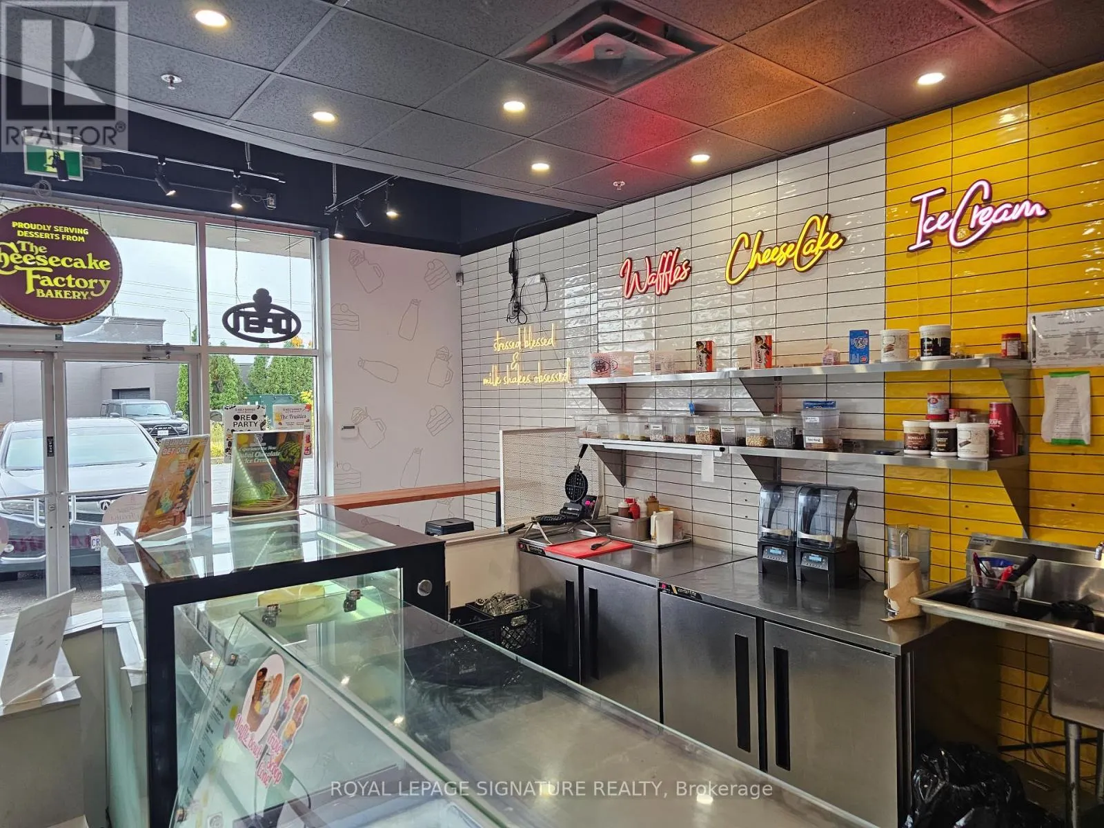 3 - 2880 QUEEN STREET E